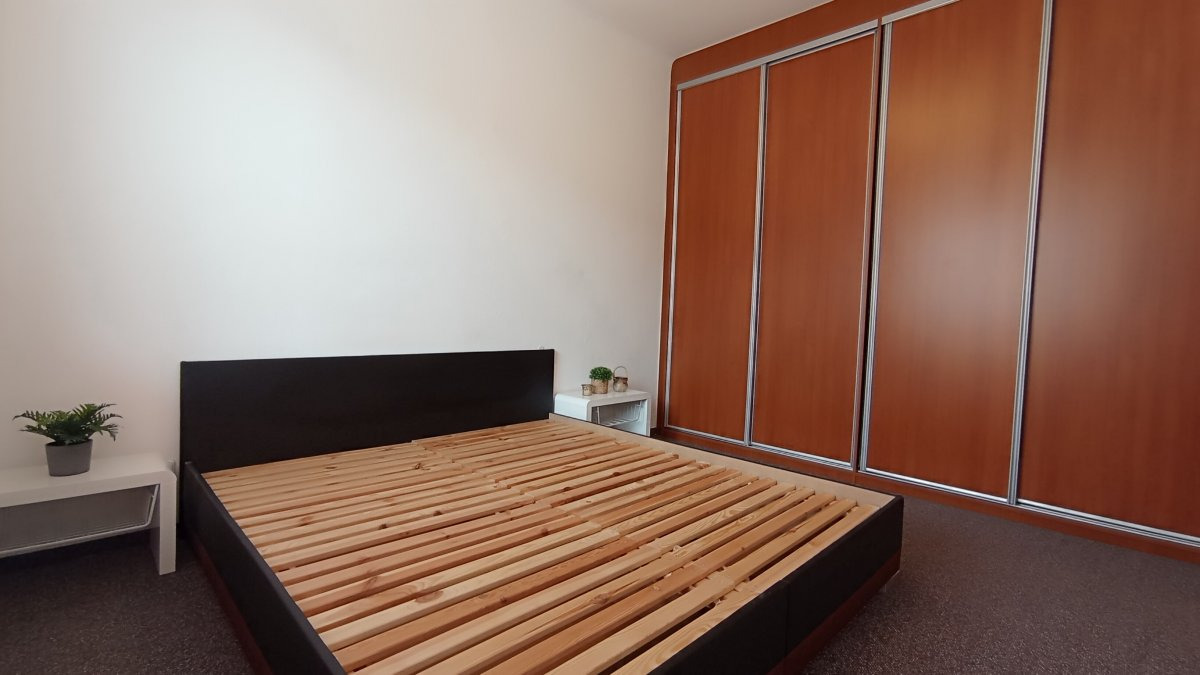 Pronájem bytu 2+1, 47 m2, Nerudova, 15 500 Kč