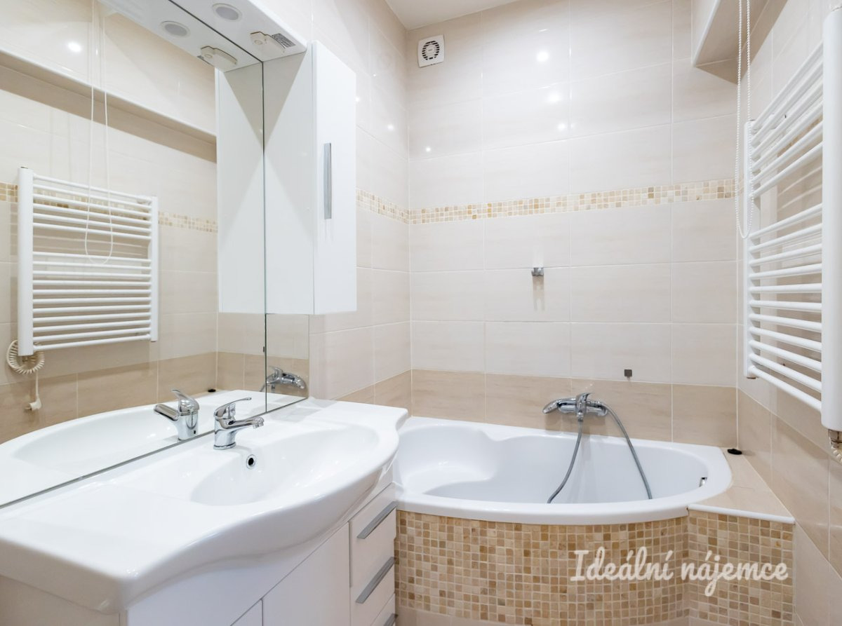 Pronájem bytu 2+kk, Písecká, Vinohrady,  21.500,-Kč/měs, 48 m2