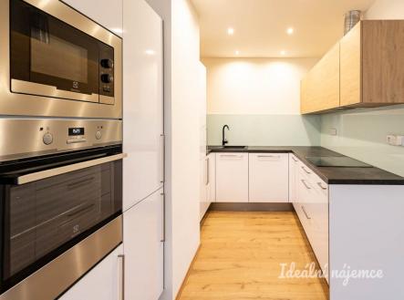 Pronájem bytu, 3+kk, 92 m²