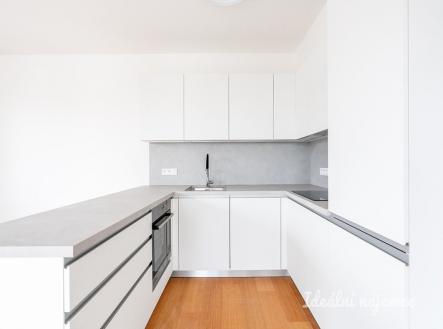 Pronájem bytu, 3+kk, 81 m²