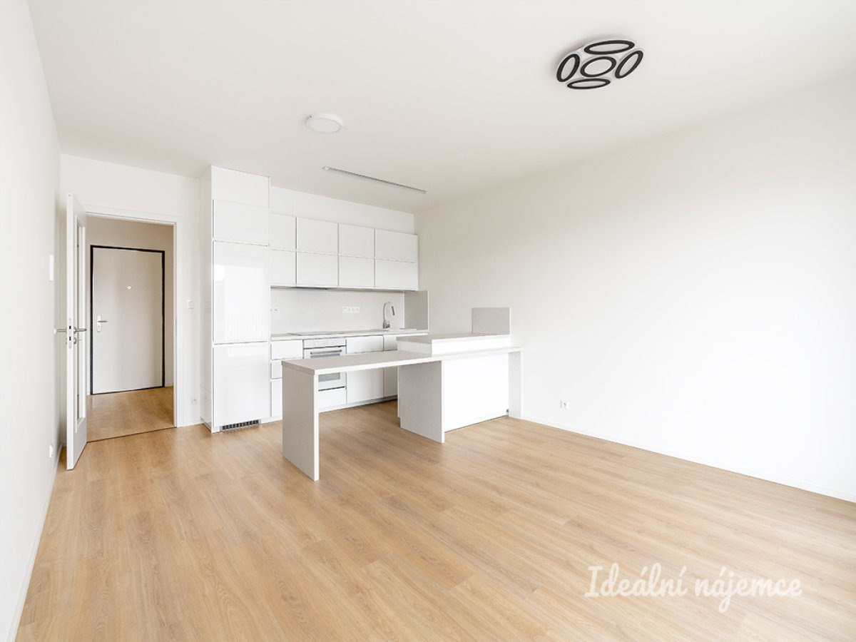 Pronájem bytu 2+kk, K Učilišti, Štěrboholy, 26000 Kč/měs, 62 m2