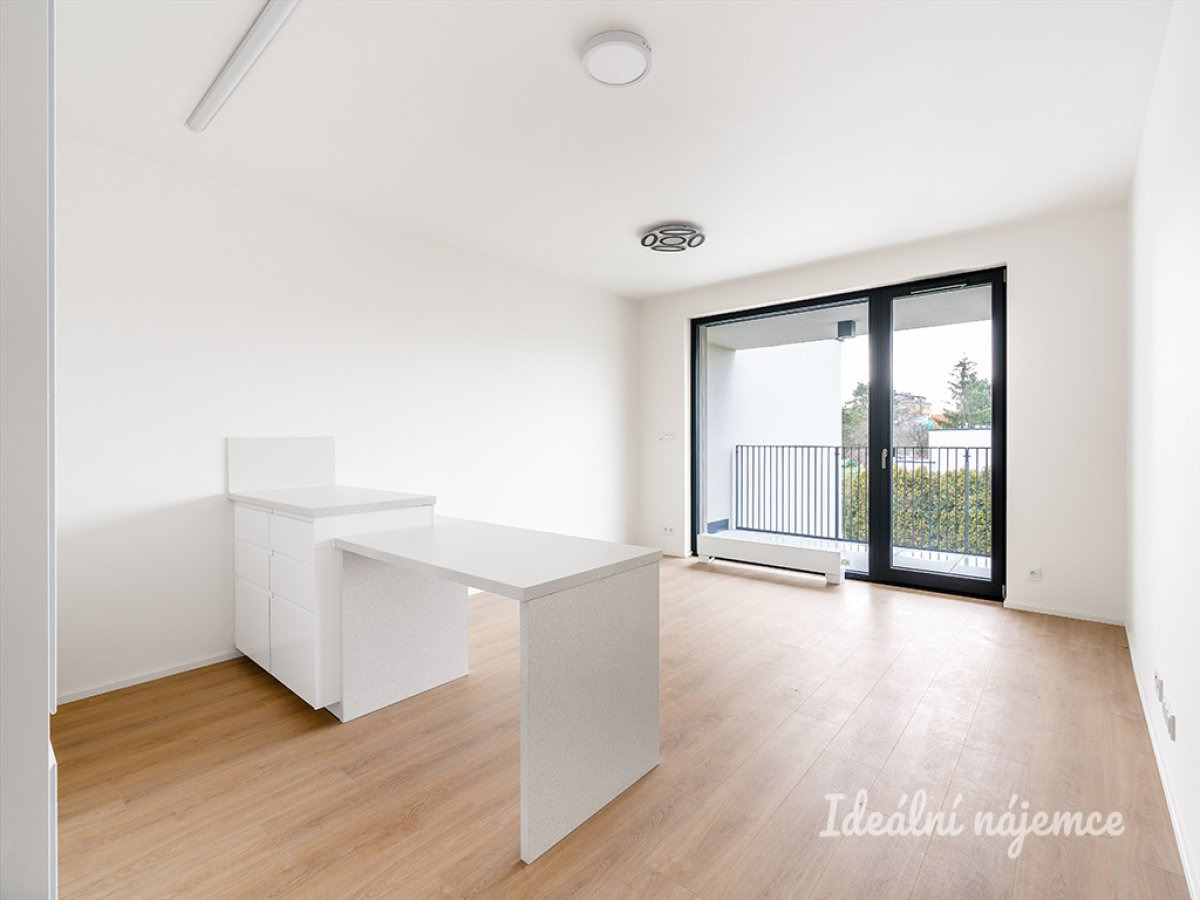 Pronájem bytu 2+kk, K Učilišti, Štěrboholy, 26000 Kč/měs, 62 m2