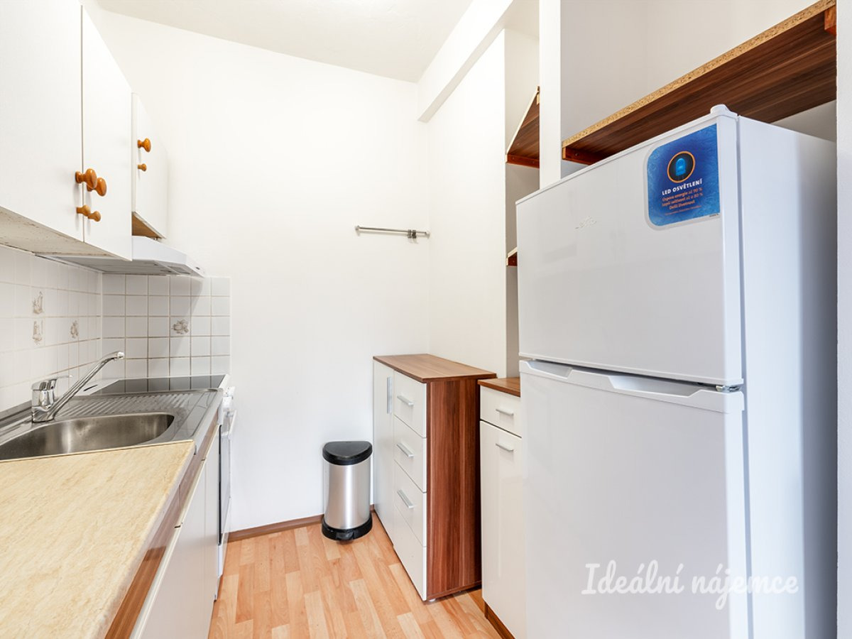Pronájem bytu 2+kk, Za Mlýnem, Braník, 1790 Kč/měs, 37 m2