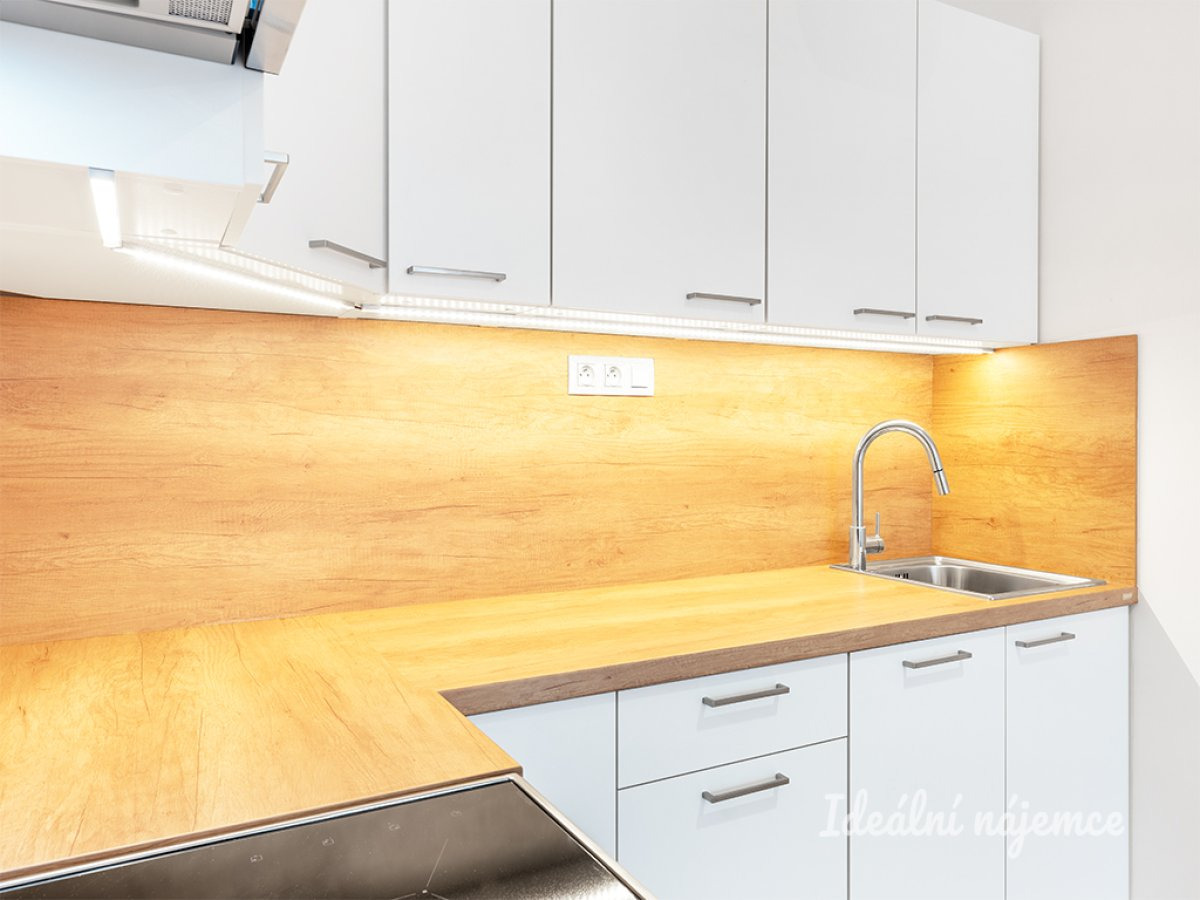 Pronájem bytu 2+kk, U plynárny, Michle,   53 m2