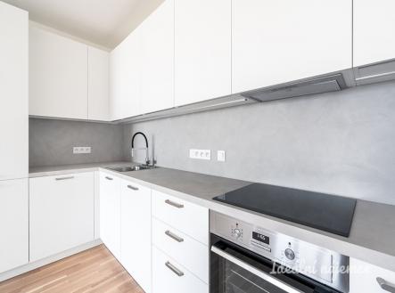 Pronájem bytu, 2+kk, 64 m²