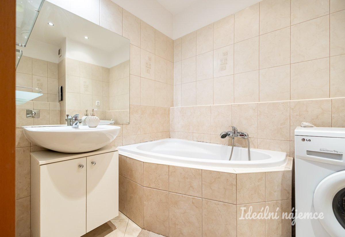 Pronájem bytu 2+kk, Velenovského, Záběhlice, 20700 Kč/měs, 53 m2