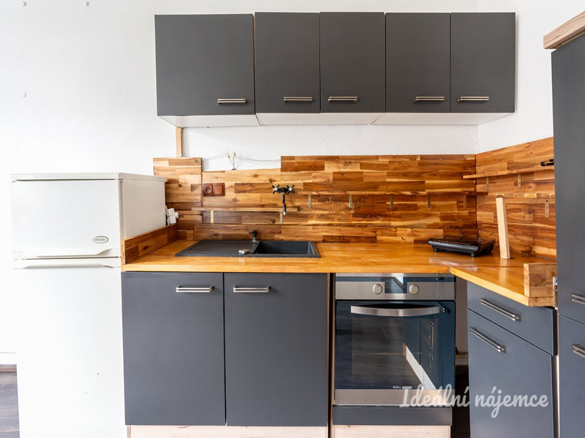 Pronájem bytu 1+kk, Michelská, Michle, 13800Kč/měs, 25 m2