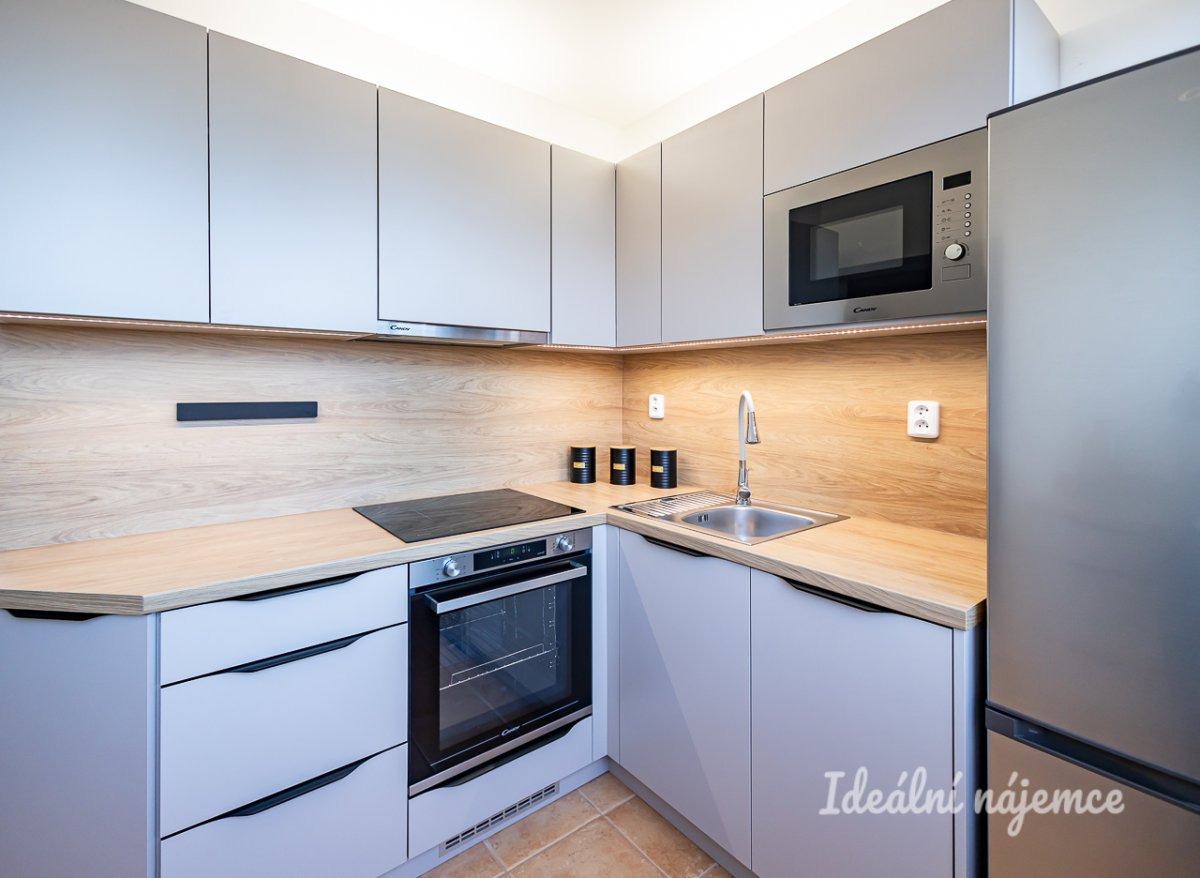 Pronájem bytu 2+1, Batelovská, Michle, 23990 Kč/měs., 49 m2