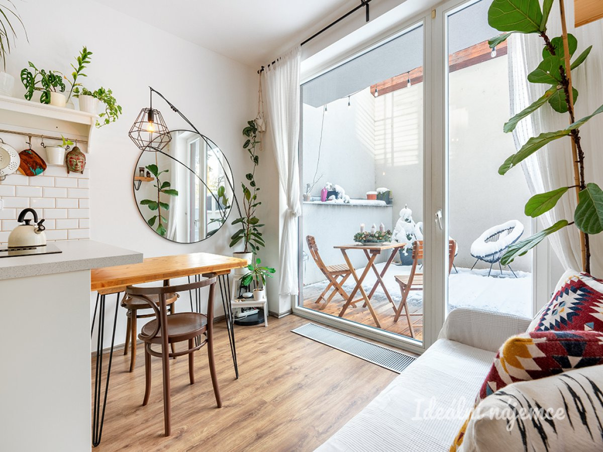 Pronájem bytu 2+kk, Košická, Vršovice, 31.500,- / 48 m2 s parkováním