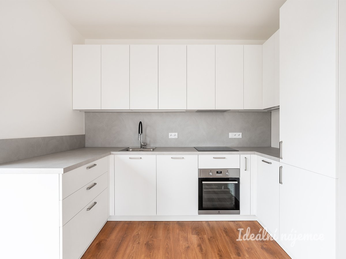 Pronájem bytu 2+kk, Pavla Beneše, Letňany, 28000 Kč/měs, 65 m2