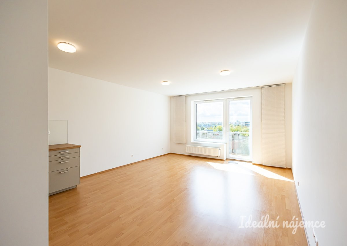 Pronájem bytu 1+kk, Za Zámečkem, Jinonice, 16500 Kč/měs, 41 m2