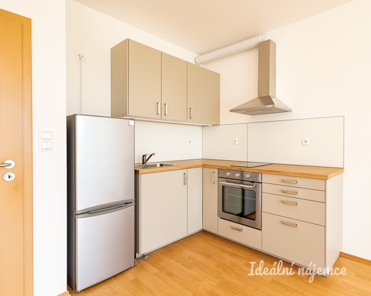 Pronájem bytu 1+kk, Za Zámečkem, Jinonice, 16500 Kč/měs, 41 m2