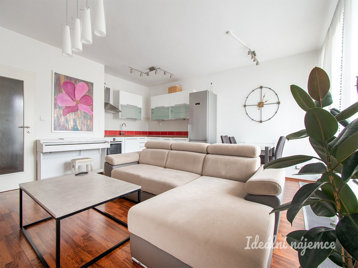 Pronájem bytu 2+kk, K dálnici, Pitkovice, 23 500 Kč/měs, 70 m2