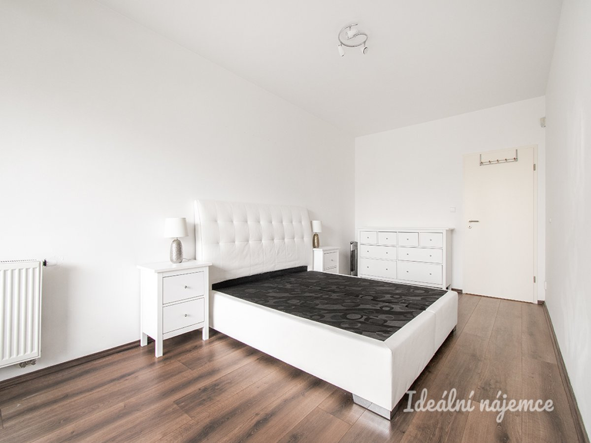 Pronájem bytu 2+kk, K dálnici, Pitkovice, 23 500 Kč/měs, 70 m2