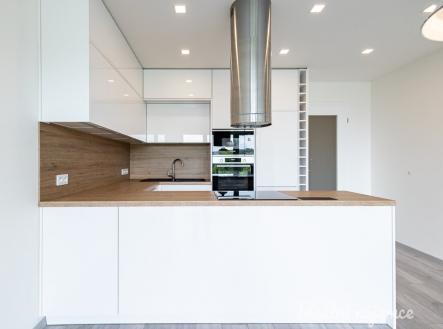 Pronájem bytu, 3+kk, 77 m²