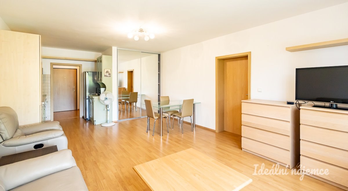 Pronájem bytu 2+kk, Vilová, Jirny, 22.000 Kč/měs, 50 m2