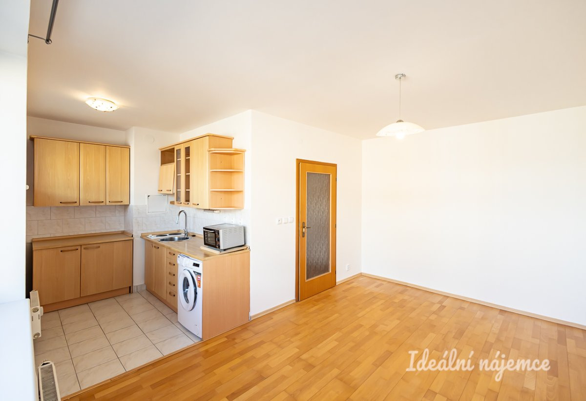 Pronájem bytu 1+kk, Vřesová, Troja, 16000 Kč/měs, 27 m2