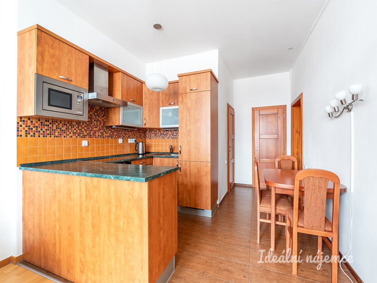 Pronájem bytu 2+kk, Lucemburská, Vinohrady, 22900 Kč/měs, 55 m2