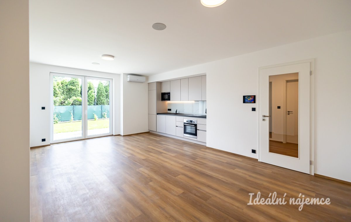 Pronájem bytu 2+kk, U Slaviborského dvora, Třeboradice, 26 990 Kč/měs, 56 m2