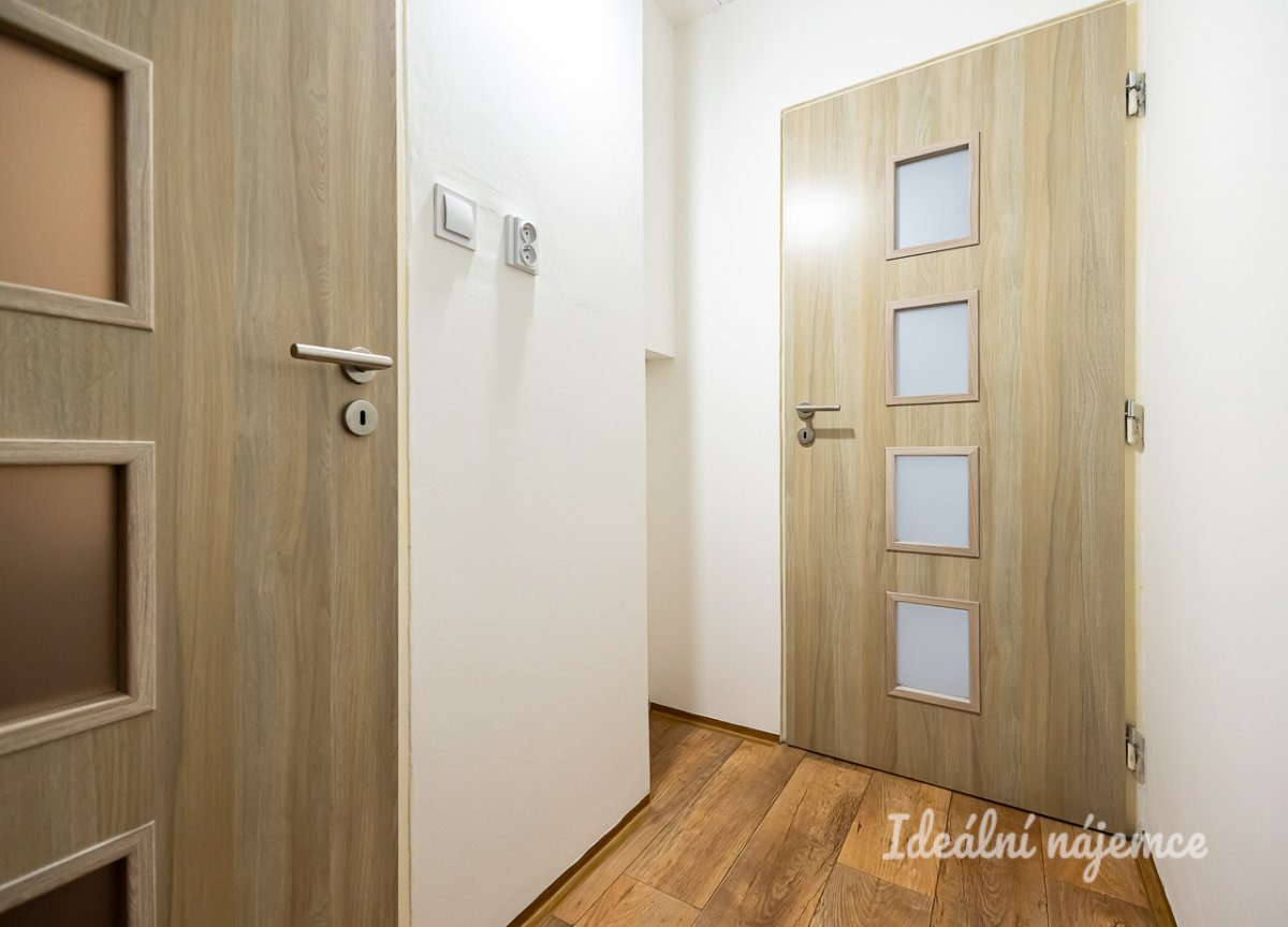 Pronájem bytu 2+1, Nekvasilova, Karlín, 19900 Kč/měs, 41 m2