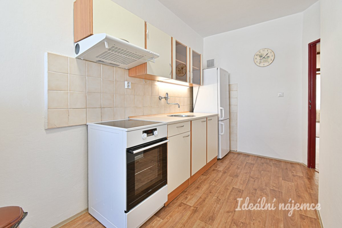 Pronájem bytu 4+1, třída Míru, Pardubice,  22000 Kč/měs, 90 m2
