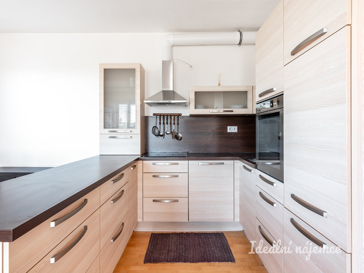 Pronájem bytu 3+kk, U váhy, Dolní Chabry, 27000 Kč/měs, 70 m2