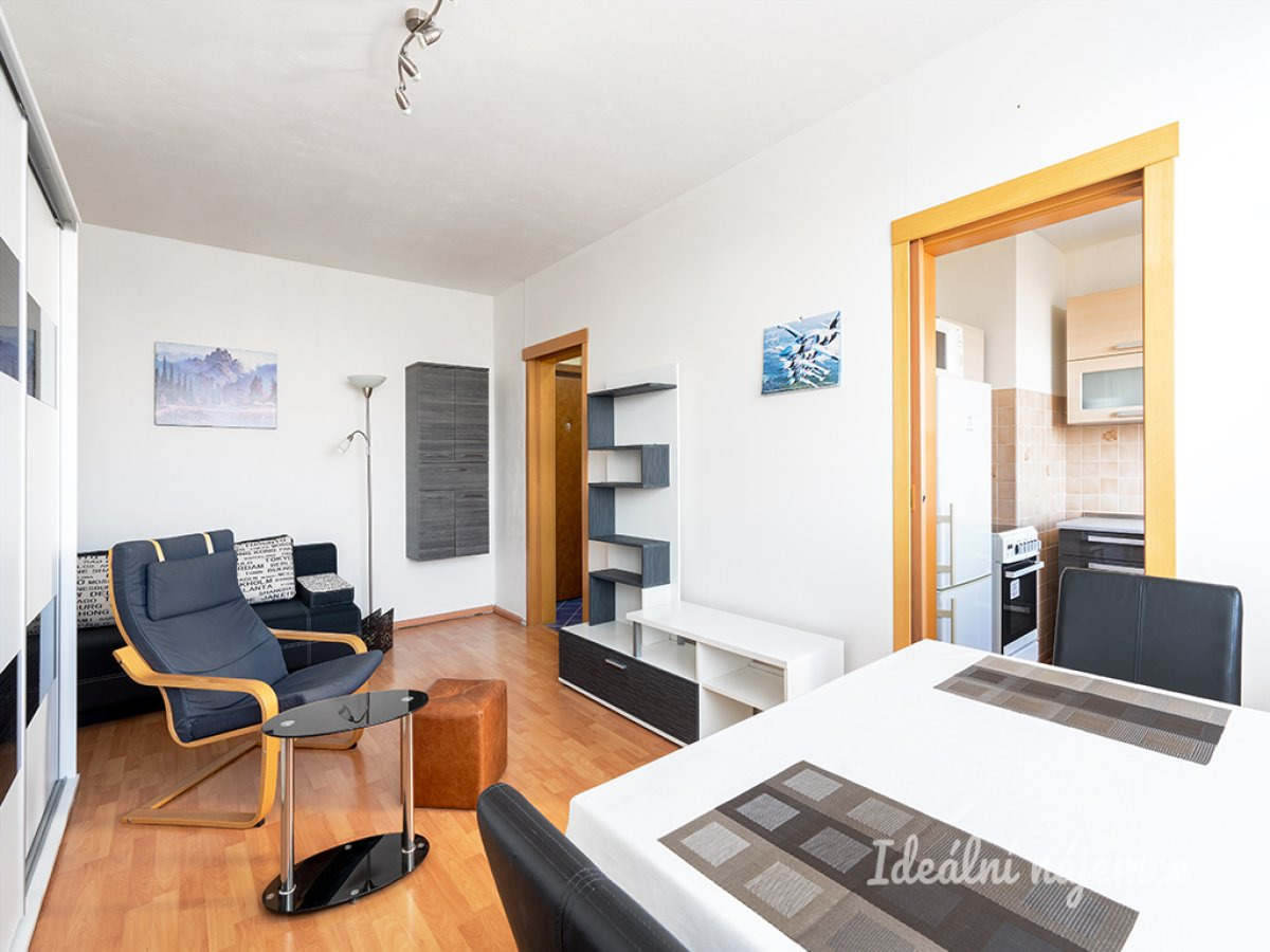 Pronájem bytu 1+1, Krynická, Troja, 18000 Kč/měs, 29 m2