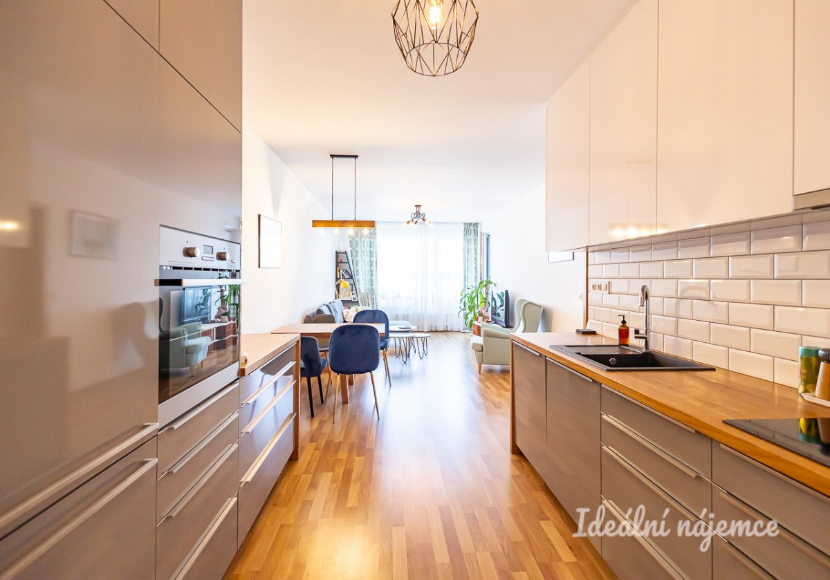 Pronájem bytu 2+kk, Zvěřinova, Strašnice, 27500 Kč/měs, 68 m2