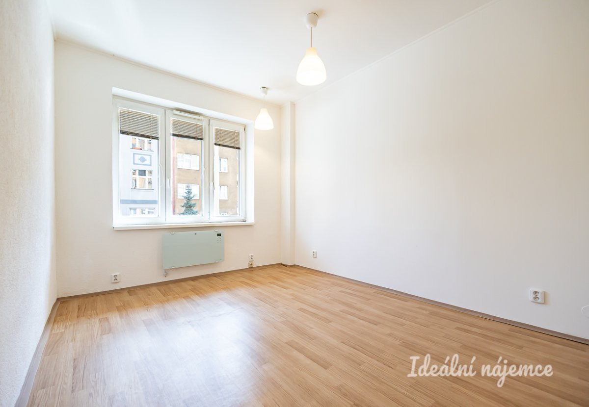 Pronájem bytu 2+kk, Jeseniova, Žižkov, 39 m2