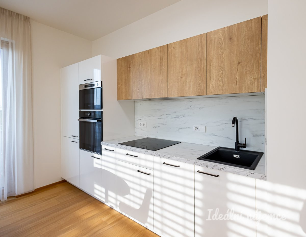 Pronájem bytu 1+kk, 17 200Kč Mölzerova, Malešice, 30 m2