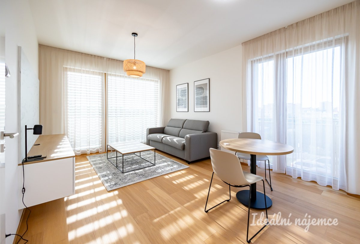 Pronájem bytu 1+kk, 17 200Kč Mölzerova, Malešice, 30 m2