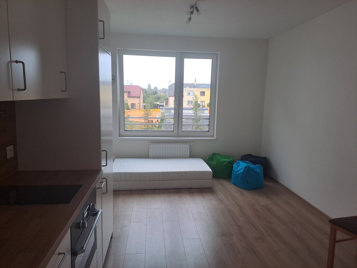 Pronájem bytu 1+kk, Nová Tesla, Pardubičky,  Kč/měs, 24 m2