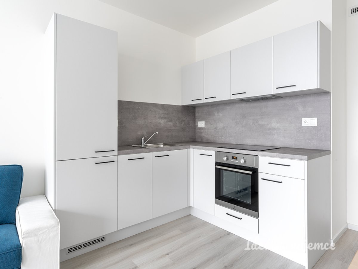 Pronájem bytu 2+kk, Kolbenova, Hloubětín, 25400 Kč/měs, 54 m2