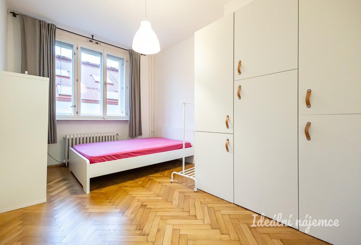 Pronájem bytu 1+kk, Sobotecká, Vinohrady,   18 m2