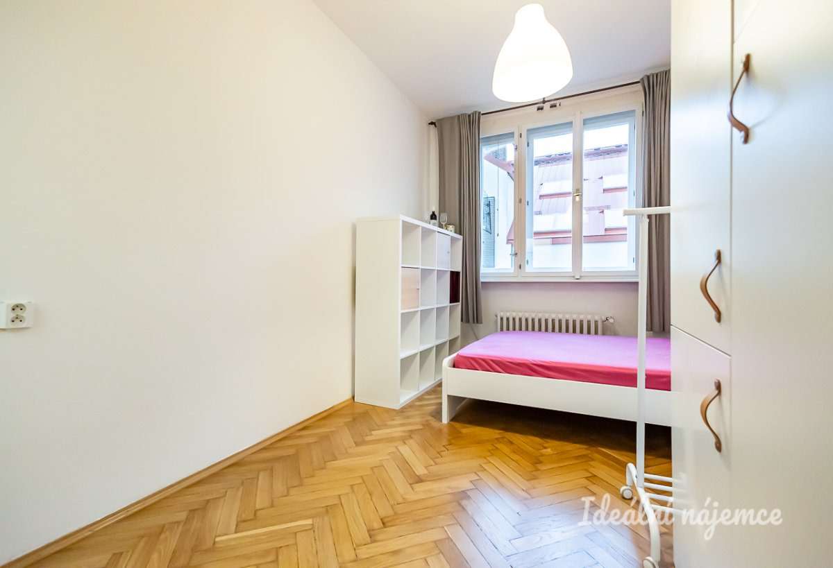 Pronájem bytu 1+kk, Sobotecká, 15 000 Kč/měs, Vinohrady,   18 m2