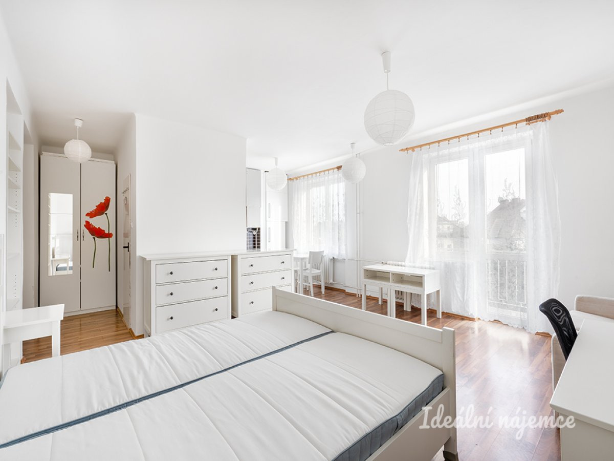 Pronájem bytu 1+kk, Nad Zlíchovem, Hlubočepy, 17500 Kč/měs, 32 m2