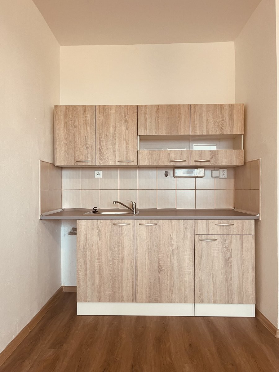 Pronájem bytu 1+kk, Francouzská, Poruba, 7900 Kč/měs, 26 m2