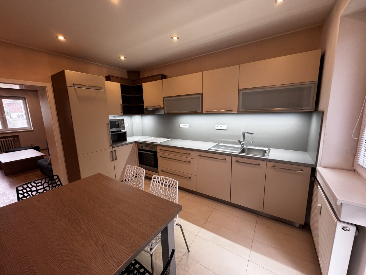 Pronájem bytu 2+1, Třída Tomáše Bati, Zlín,  15 500 Kč/měs, 60 m2