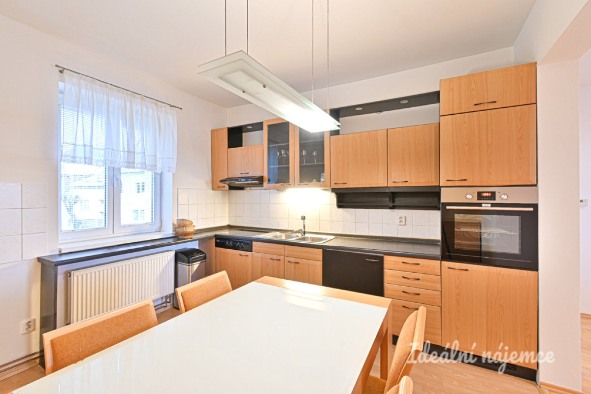 Pronájem bytu 3+kk, Soběšická, Husovice,  25.500 Kč/měs, 80 m2