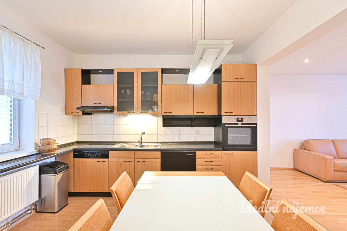 Pronájem bytu 3+kk, Soběšická, Husovice,  25.500 Kč/měs, 80 m2