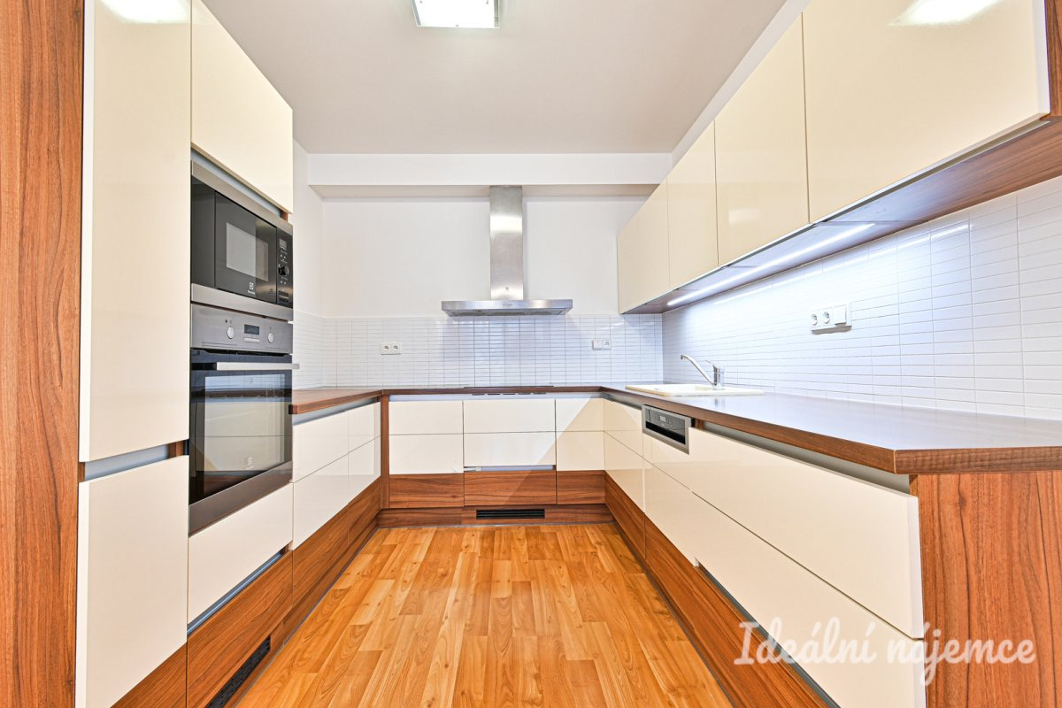 Pronájem bytu 2+kk, Rostislavovo náměstí, Královo Pole, 21 000 Kč/měs, 59 m2