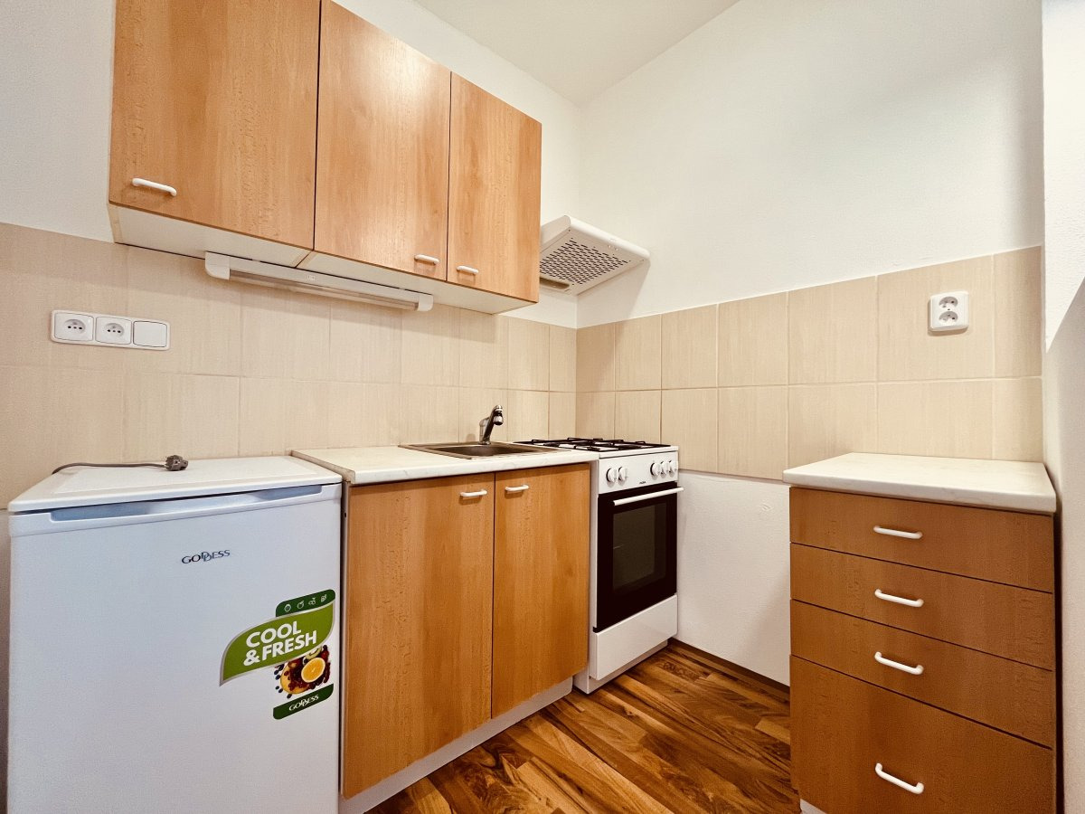 Pronájem bytu 2+kk, Slavíkova, Poruba-sever, 12500 Kč/měs, 37 m2