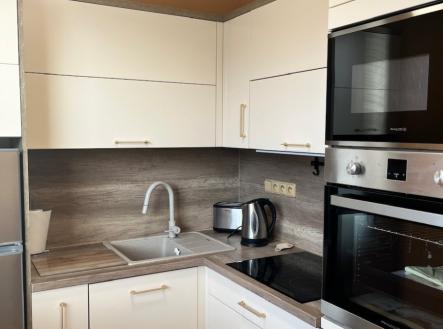 Pronájem bytu, 1+kk, 34 m² obrázek