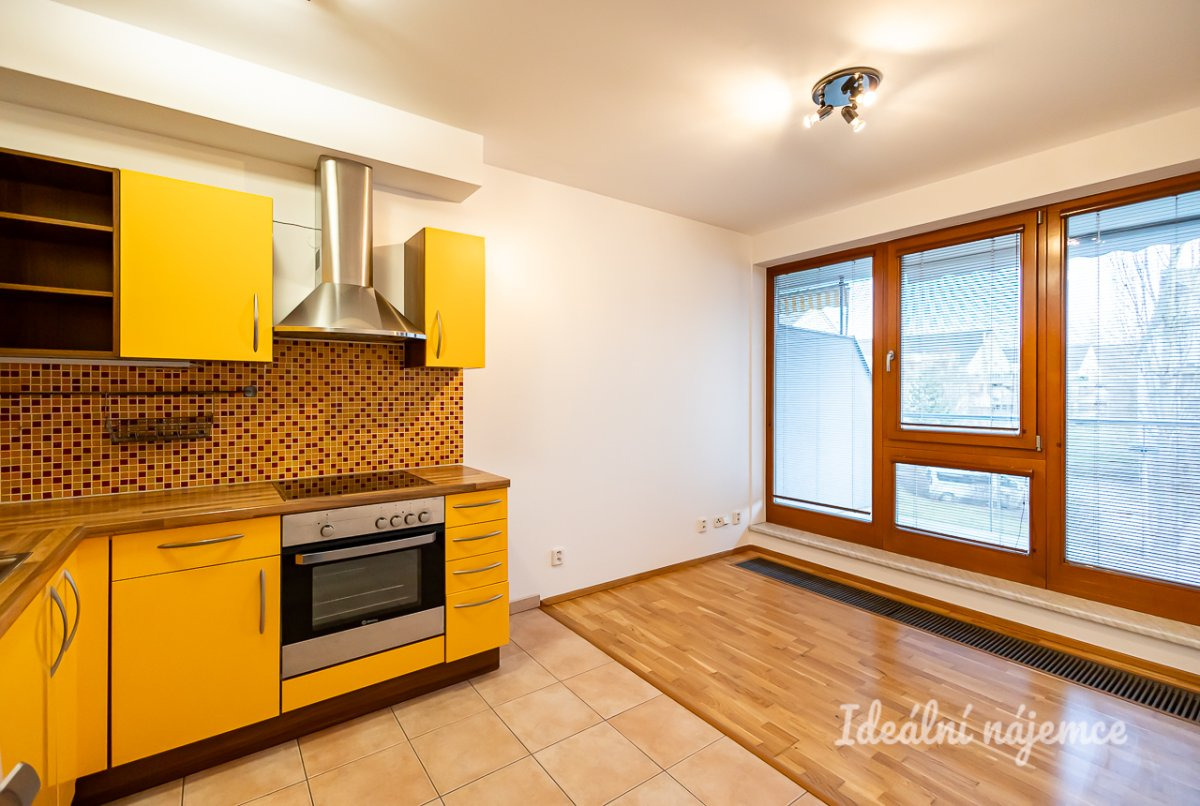 Pronájem bytu 2+1, Hrdlořezská, Hrdlořezy, 23900 Kč/měs, 64 m2
