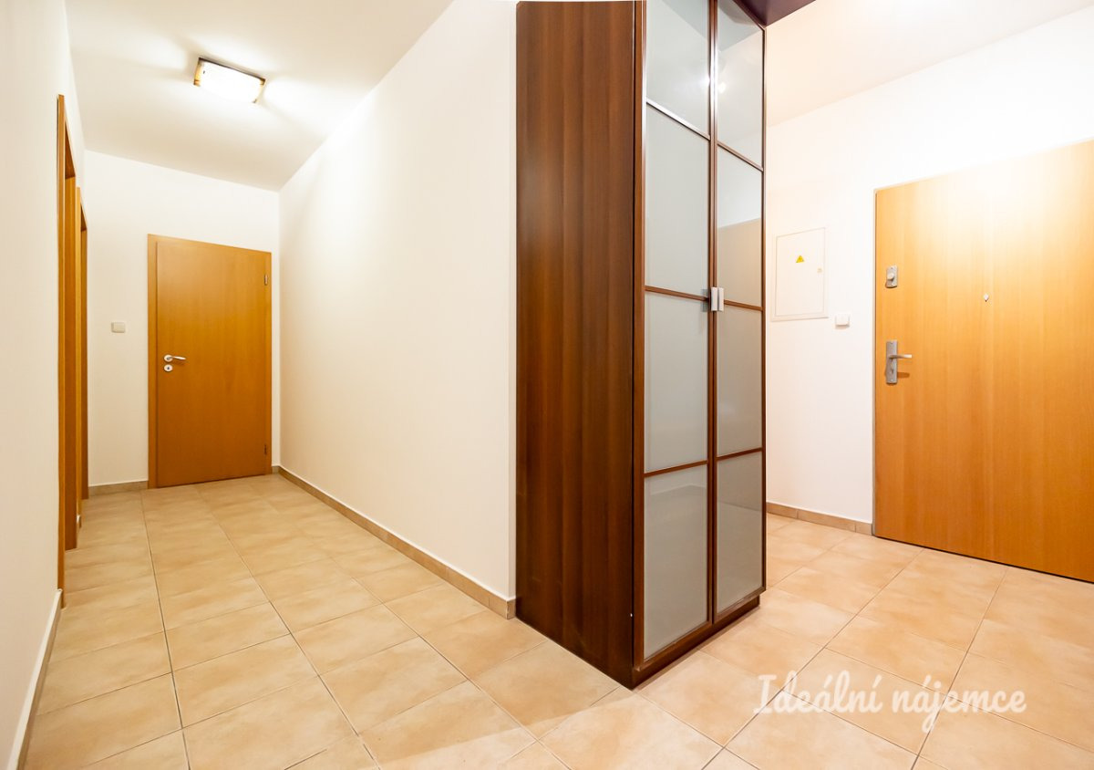 Pronájem bytu 2+1, Hrdlořezská, Hrdlořezy, 23900 Kč/měs, 64 m2