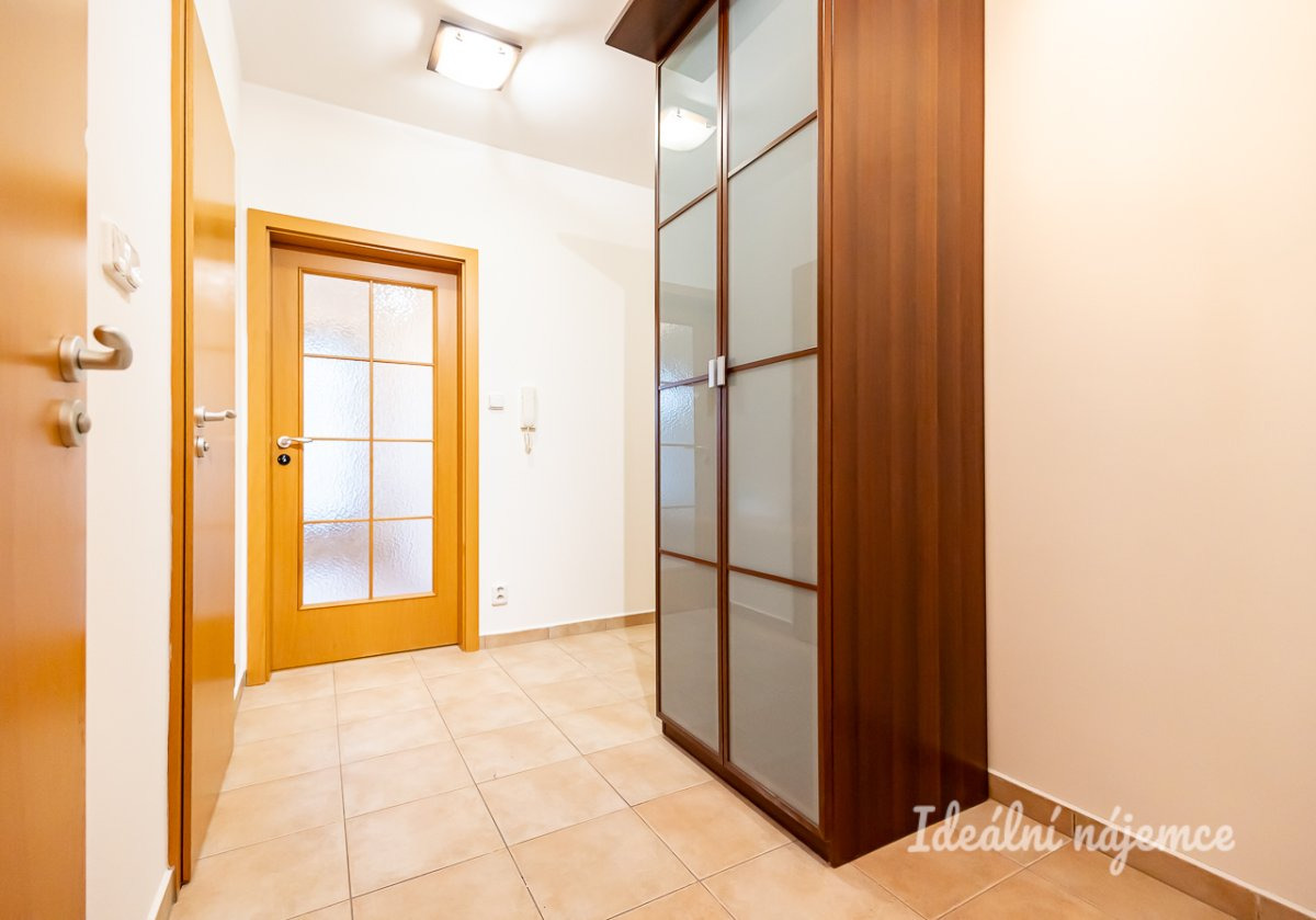 Pronájem bytu 2+1, Hrdlořezská, Hrdlořezy, 23900 Kč/měs, 64 m2