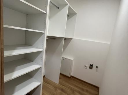 Pronájem bytu, 1+kk, 32 m²