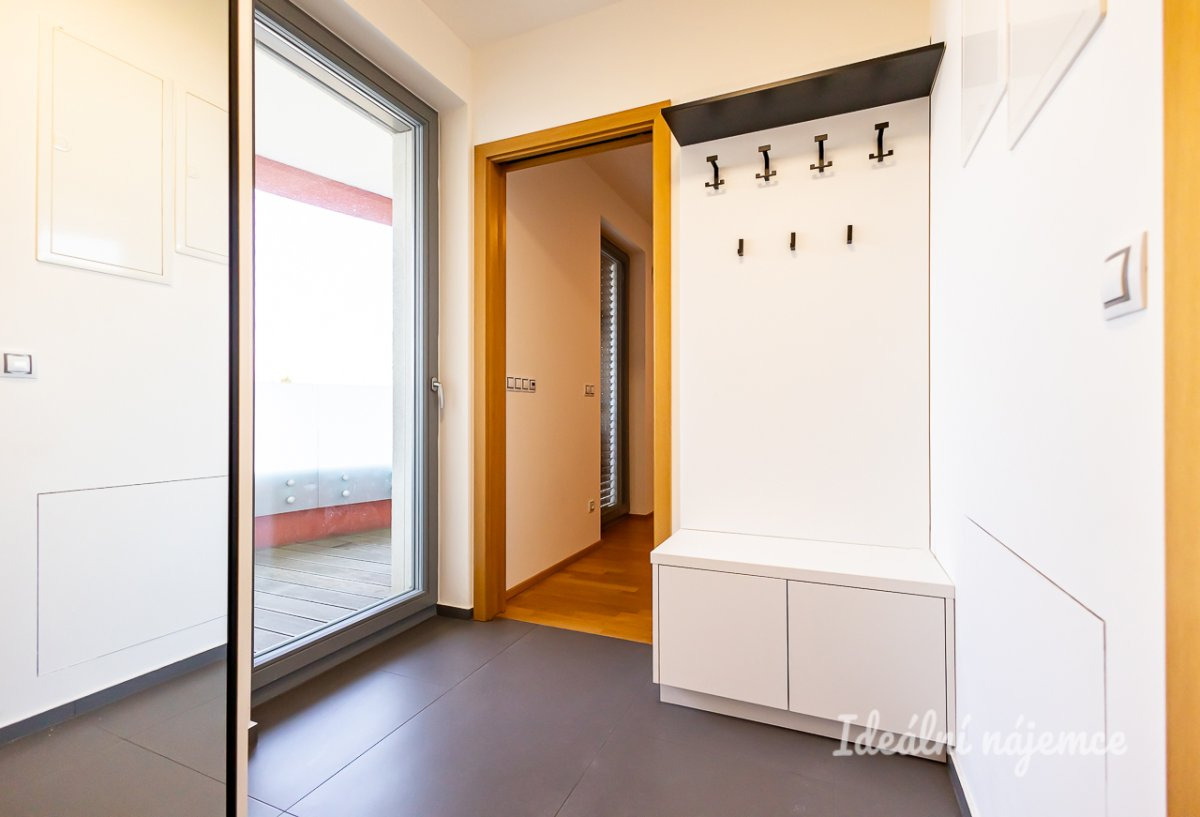 Pronájem bytu 2+kk, Kunešova, Žižkov, 30000 Kč/měs, 49 m2