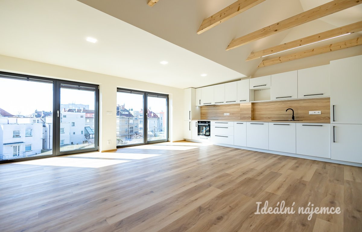 Pronájem bytu 3+kk, Albertova, Hradec Králové, 22000 Kč/měs, 55 m2