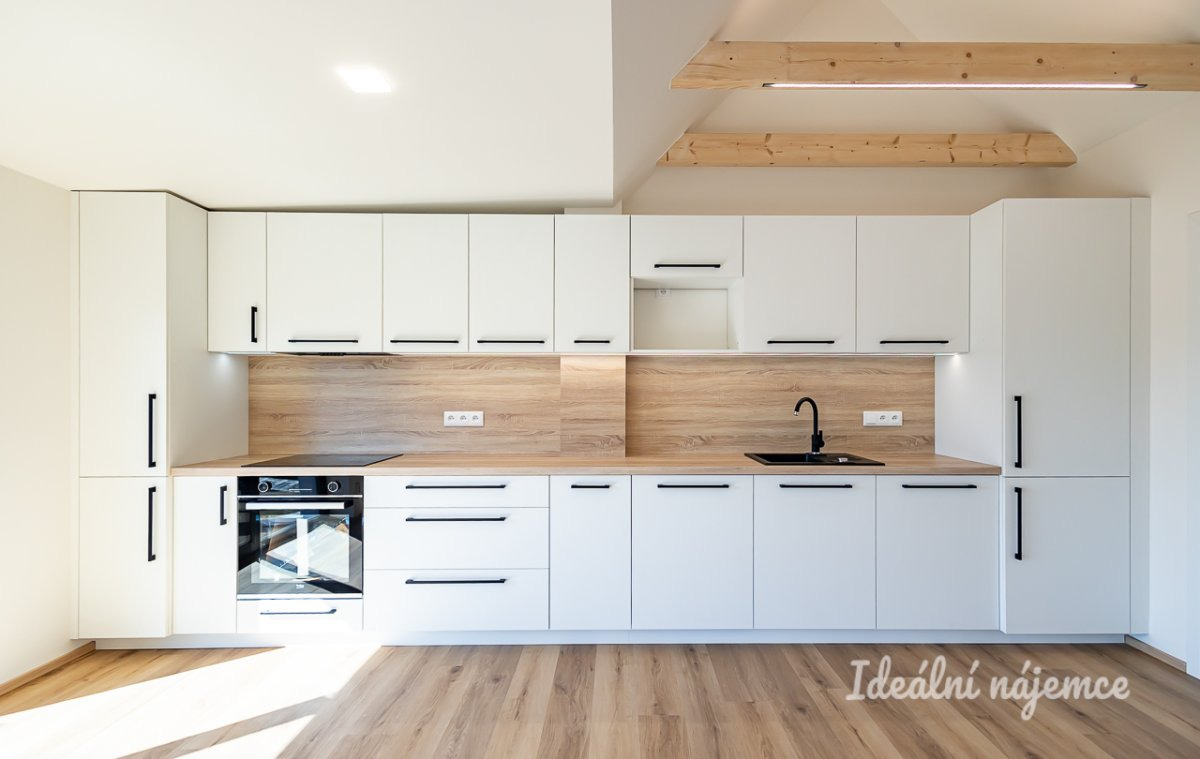 Pronájem bytu 3+kk, Albertova, Hradec Králové, 22000 Kč/měs, 55 m2